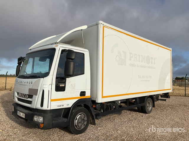 2012 Iveco Eurocargo 75E18 4x2 Van Truck - شاحنة مقفلة: صورة 2 2012 Iveco Eurocargo 75E18 4x2 Van Truck - شاحنة مقفلة: صورة 2