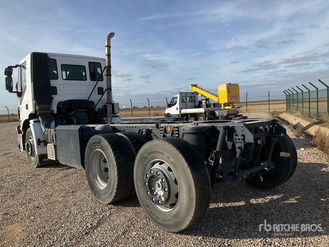 2013 Iveco AD260S27Y 6x2 Cab and Chassis - آليات: صورة 3 2013 Iveco AD260S27Y 6x2 Cab and Chassis - آليات: صورة 3