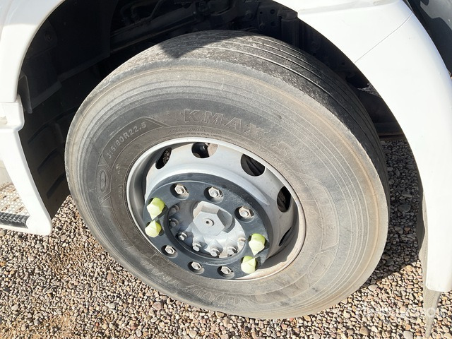 2013 Iveco AD260S27Y 6x2 Cab and Chassis - آليات: صورة 4 2013 Iveco AD260S27Y 6x2 Cab and Chassis - آليات: صورة 4