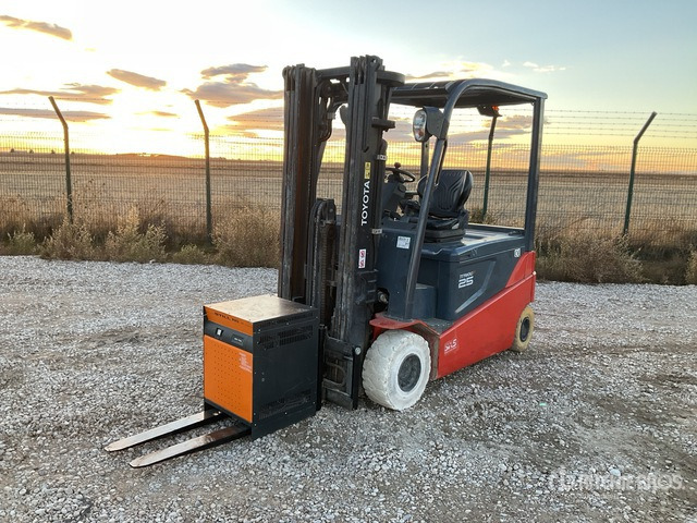 2013 Toyota 8FBMT25 Electric Forklift - رافعة شوكية كهربائية: صورة 2 2013 Toyota 8FBMT25 Electric Forklift - رافعة شوكية كهربائية: صورة 2