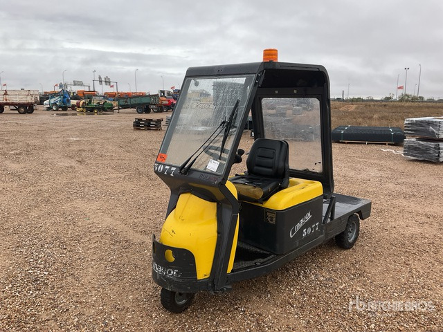 2014 Dec BULL4 Electric Tow Truck - جرار السحب الكهربائي: صورة 1 2014 Dec BULL4 Electric Tow Truck - جرار السحب الكهربائي: صورة 1