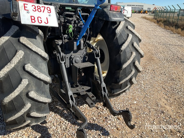 2014 New Holland T4.95F 4WD Tractor - جرار: صورة 5 2014 New Holland T4.95F 4WD Tractor - جرار: صورة 5