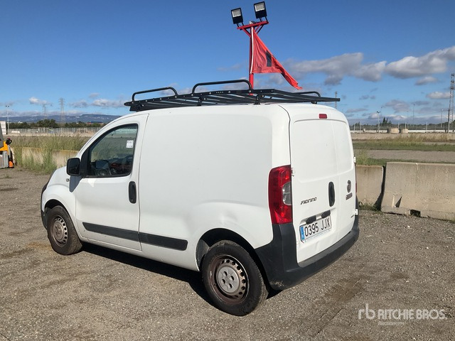 2015 Fiat Fiorino Van Truck - شاحنة التوصيل: صورة 2 2015 Fiat Fiorino Van Truck - شاحنة التوصيل: صورة 2