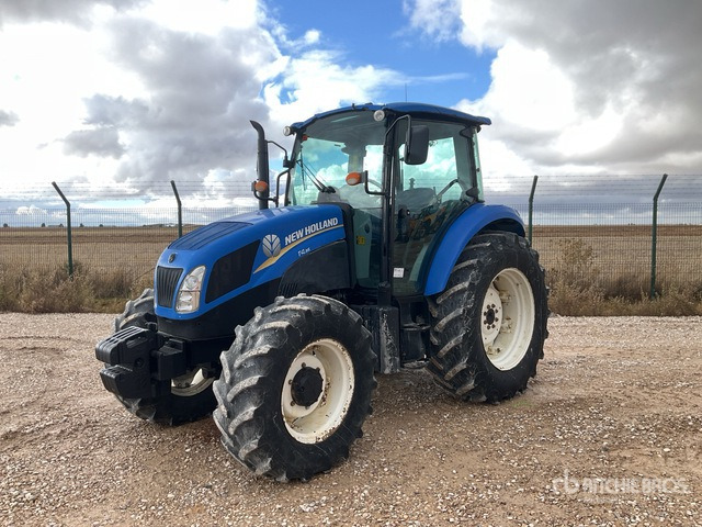 2015 New Holland T4.95 4WD Tractor - جرار: صورة 2 2015 New Holland T4.95 4WD Tractor - جرار: صورة 2