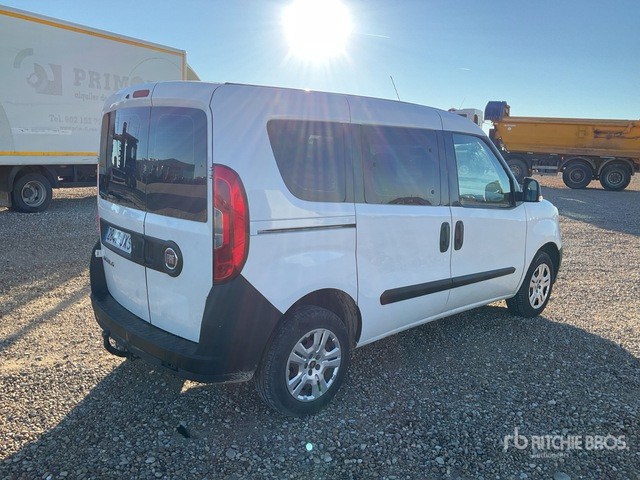 2016 Fiat Doblo Van Truck - شاحنة التوصيل: صورة 3 2016 Fiat Doblo Van Truck - شاحنة التوصيل: صورة 3