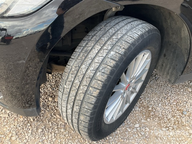 2016 Jaguar F Pace AWD Automobile - سيارة: صورة 5 2016 Jaguar F Pace AWD Automobile - سيارة: صورة 5