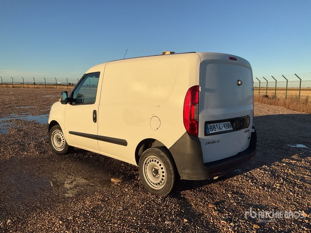 2018 Fiat Doblo Cargo Van - شاحنة التوصيل: صورة 2 2018 Fiat Doblo Cargo Van - شاحنة التوصيل: صورة 2