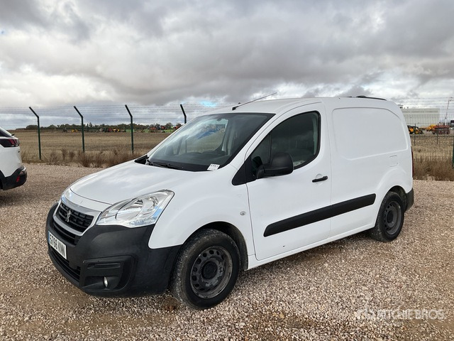 2018 Peugeot Partner BlueHDI L1 Confort Cargo Van - آليات: صورة 1 2018 Peugeot Partner BlueHDI L1 Confort Cargo Van - آليات: صورة 1