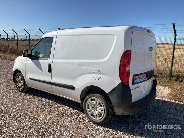 2020 Fiat Doblo Cargo Van - شاحنة التوصيل: صورة 2 2020 Fiat Doblo Cargo Van - شاحنة التوصيل: صورة 2