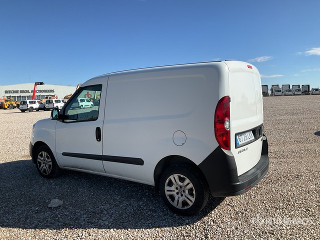 2020 Fiat Doblo Cargo Van - شاحنة التوصيل: صورة 2 2020 Fiat Doblo Cargo Van - شاحنة التوصيل: صورة 2