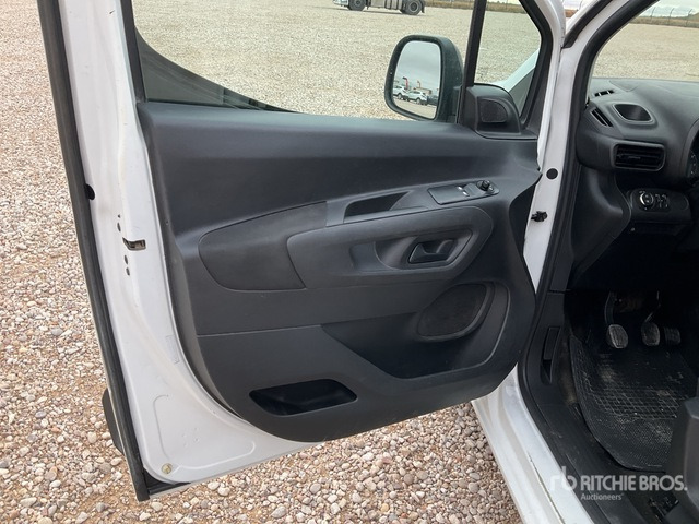 2021 Opel Combo Life Passenger Van - حافلة صغيرة, ميكروباص: صورة 4 2021 Opel Combo Life Passenger Van - حافلة صغيرة, ميكروباص: صورة 4