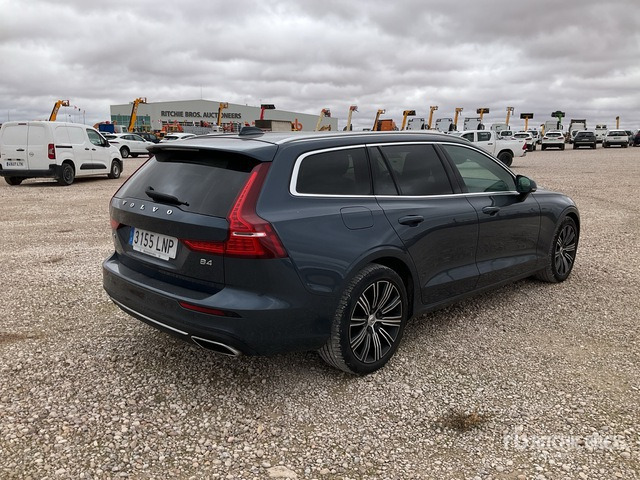 2021 Volvo V60 SUV - سيارة دفع رباعي: صورة 3 2021 Volvo V60 SUV - سيارة دفع رباعي: صورة 3
