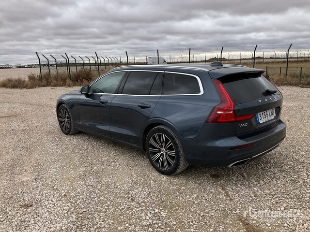 2021 Volvo V60 SUV - سيارة دفع رباعي: صورة 2 2021 Volvo V60 SUV - سيارة دفع رباعي: صورة 2