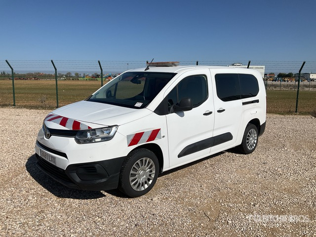 2022 Toyota Proace City Verso 5 Passenger Van - حافلة صغيرة, ميكروباص: صورة 1 2022 Toyota Proace City Verso 5 Passenger Van - حافلة صغيرة, ميكروباص: صورة 1