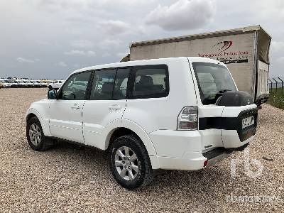 MITSUBISHI MONTERO AWD 7 Seats - سيارة: صورة 2 MITSUBISHI MONTERO AWD 7 Seats - سيارة: صورة 2