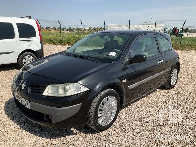 RENAULT MEGANE - سيارة: صورة 1 RENAULT MEGANE - سيارة: صورة 1