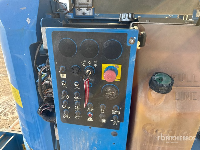 2004 Genie Z-34/22 Diesel Articulating Boom Lift - شاحنة ذراع مفصلي: صورة 5 2004 Genie Z-34/22 Diesel Articulating Boom Lift - شاحنة ذراع مفصلي: صورة 5