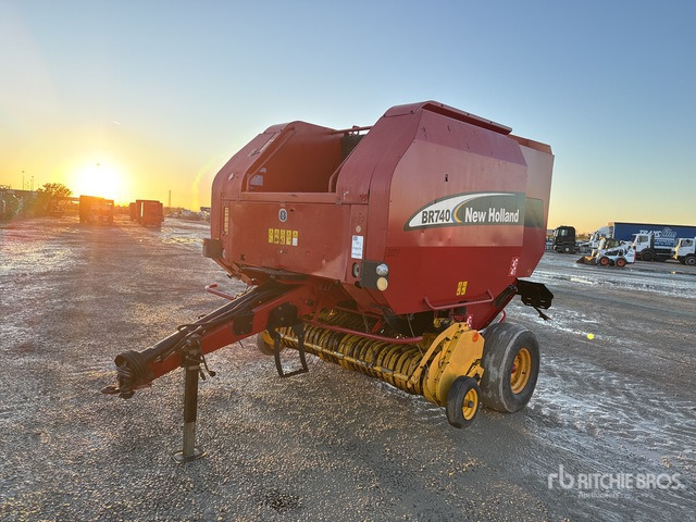 2004 New Holland BR740 Round Baler - مكنة: صورة 1 2004 New Holland BR740 Round Baler - مكنة: صورة 1