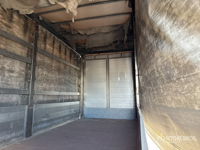 2004 Renault Midlum 4x2 Curtain Side Truck - شاحنة ستارة: صورة 5 2004 Renault Midlum 4x2 Curtain Side Truck - شاحنة ستارة: صورة 5