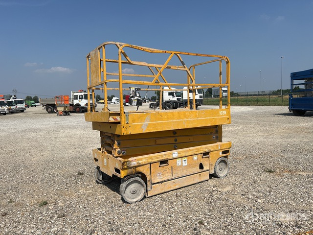 2006 Haulotte Compact 10 Electric (Inoperable) Scissor Lift - رافعة هيدروليكية مقصية: صورة 4 2006 Haulotte Compact 10 Electric (Inoperable) Scissor Lift - رافعة هيدروليكية مقصية: صورة 4