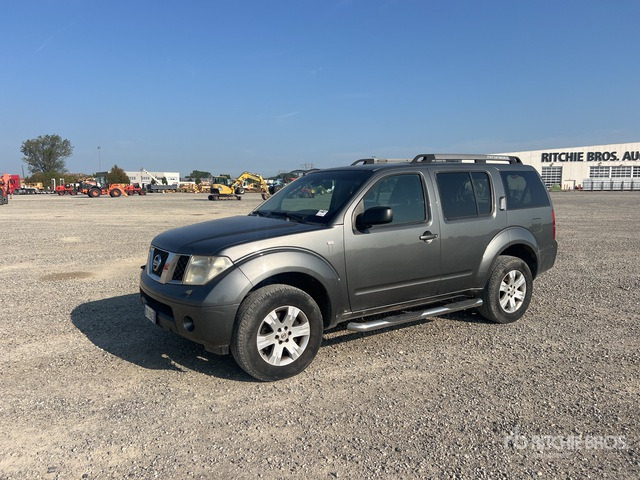 2006 Nissan Pathfinder SUV - سيارة دفع رباعي: صورة 2 2006 Nissan Pathfinder SUV - سيارة دفع رباعي: صورة 2
