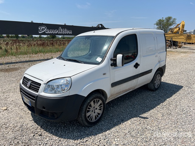 2008 Fiat Doblo (Inoperable) Van Truck - فان المدمجة: صورة 3 2008 Fiat Doblo (Inoperable) Van Truck - فان المدمجة: صورة 3