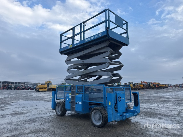 2008 Genie GS-5390RT Diesel Scissor Lift - رافعة هيدروليكية مقصية: صورة 3 2008 Genie GS-5390RT Diesel Scissor Lift - رافعة هيدروليكية مقصية: صورة 3
