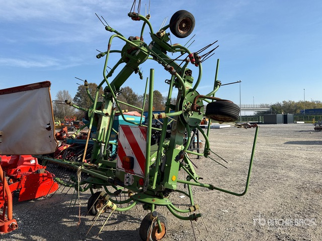 2009 Krone KW 7.82 Hay Rake - آلة تيبيس العشب/ آلة جمع العشب: صورة 1 2009 Krone KW 7.82 Hay Rake - آلة تيبيس العشب/ آلة جمع العشب: صورة 1