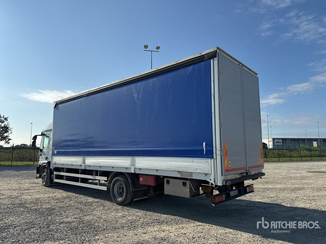 2011 Iveco Eurocargo 160E28 4x2 Curtain Side Truck - شاحنة ستارة: صورة 3 2011 Iveco Eurocargo 160E28 4x2 Curtain Side Truck - شاحنة ستارة: صورة 3
