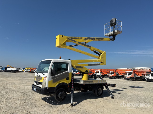 2011 Nissan Cabstar 2011 Socage DA320 20 m on Bucket Truck - منصة تلسكوبية محمولة على شاحنة: صورة 2 2011 Nissan Cabstar 2011 Socage DA320 20 m on Bucket Truck - منصة تلسكوبية محمولة على شاحنة: صورة 2
