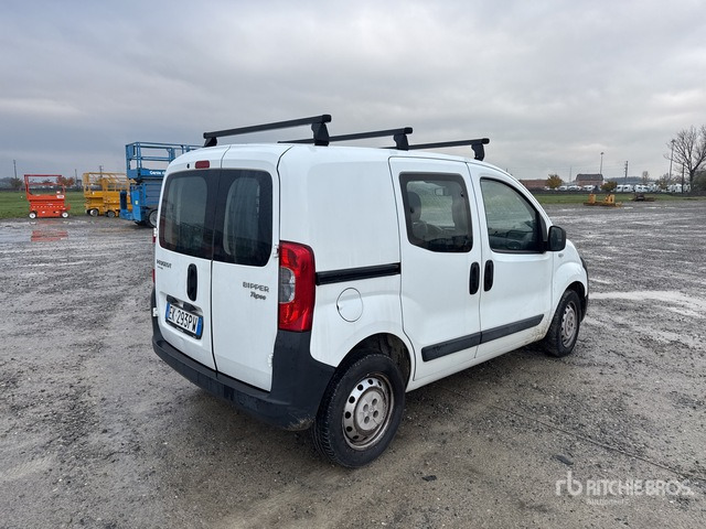 2011 Peugeot Bipper Van Truck - شاحنة مقفلة: صورة 3 2011 Peugeot Bipper Van Truck - شاحنة مقفلة: صورة 3