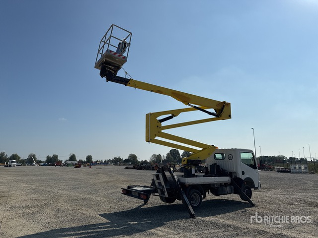 2011 Renault Maxity 110Dxi 2011 Socage DA320 20 m on Bucket Truck - منصة تلسكوبية محمولة على شاحنة: صورة 3 2011 Renault Maxity 110Dxi 2011 Socage DA320 20 m on Bucket Truck - منصة تلسكوبية محمولة على شاحنة: صورة 3
