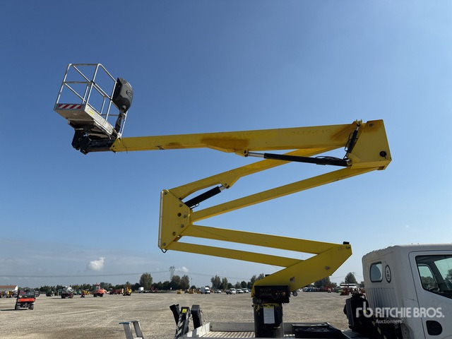 2011 Renault Maxity 110Dxi 2011 Socage DA320 20 m on Bucket Truck - منصة تلسكوبية محمولة على شاحنة: صورة 5 2011 Renault Maxity 110Dxi 2011 Socage DA320 20 m on Bucket Truck - منصة تلسكوبية محمولة على شاحنة: صورة 5