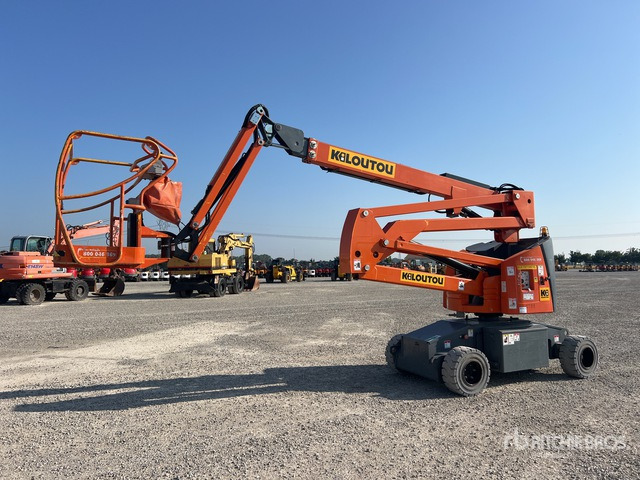 2012 Haulotte HA15IP Articulating Boom Lift - شاحنة ذراع مفصلي: صورة 1 2012 Haulotte HA15IP Articulating Boom Lift - شاحنة ذراع مفصلي: صورة 1