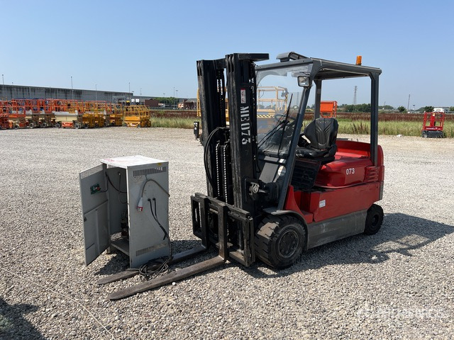 2012 Toyota 7FBMF30 3000 kg (Inoperable) Electric Forklift - رافعة شوكية كهربائية: صورة 4 2012 Toyota 7FBMF30 3000 kg (Inoperable) Electric Forklift - رافعة شوكية كهربائية: صورة 4