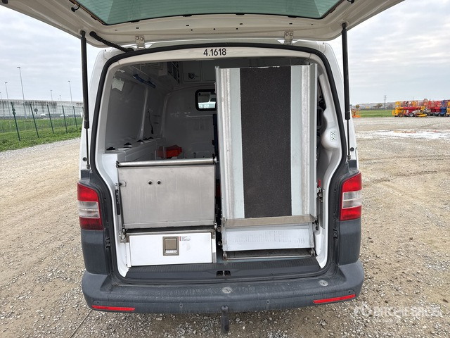 2014 Volkswagen Transporter Ambulance - سيارة اسعاف: صورة 4 2014 Volkswagen Transporter Ambulance - سيارة اسعاف: صورة 4