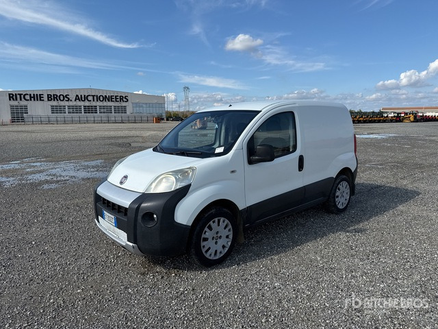 2015 Fiat Fiorino Autocarro furgonato - فان المدمجة: صورة 1 2015 Fiat Fiorino Autocarro furgonato - فان المدمجة: صورة 1