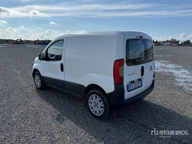 2015 Fiat Fiorino Autocarro furgonato - فان المدمجة: صورة 3 2015 Fiat Fiorino Autocarro furgonato - فان المدمجة: صورة 3