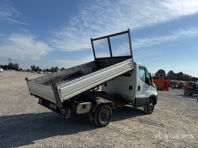 2015 Iveco Daily 35-110 Autocarro ribaltabile: carichi leggeri - قلاب صغير: صورة 3 2015 Iveco Daily 35-110 Autocarro ribaltabile: carichi leggeri - قلاب صغير: صورة 3