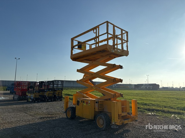 2016 Genie GS-3369RT Diesel Scissor Lift - رافعة هيدروليكية مقصية: صورة 1 2016 Genie GS-3369RT Diesel Scissor Lift - رافعة هيدروليكية مقصية: صورة 1