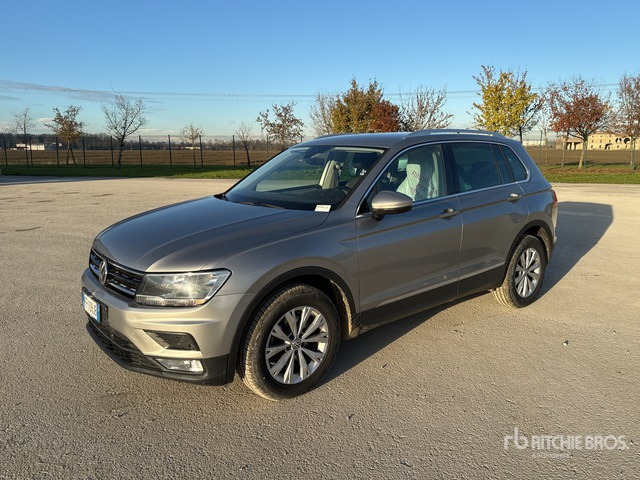 2016 Volkswagen Tiguan SUV - سيارة دفع رباعي: صورة 1 2016 Volkswagen Tiguan SUV - سيارة دفع رباعي: صورة 1