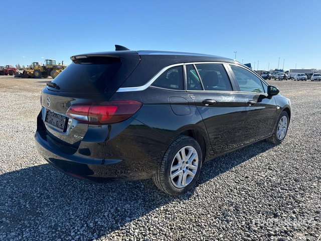 2017 Opel Astra Sport Tourer Automobile - سيارة: صورة 3 2017 Opel Astra Sport Tourer Automobile - سيارة: صورة 3