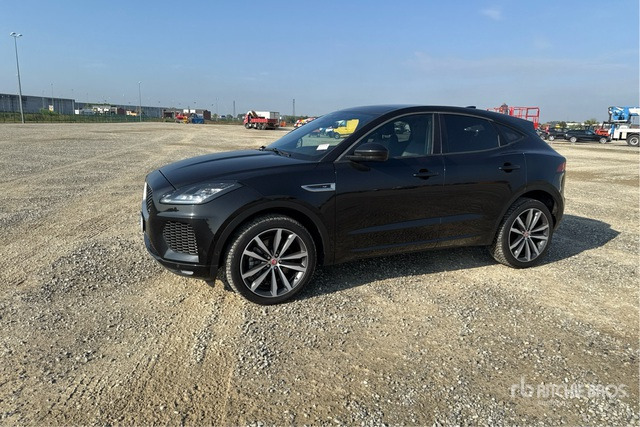 2018 Jaguar E Pace 2.0D I4 R-DYNAMIC SE 4WD 240CV SUV - سيارة دفع رباعي: صورة 3 2018 Jaguar E Pace 2.0D I4 R-DYNAMIC SE 4WD 240CV SUV - سيارة دفع رباعي: صورة 3