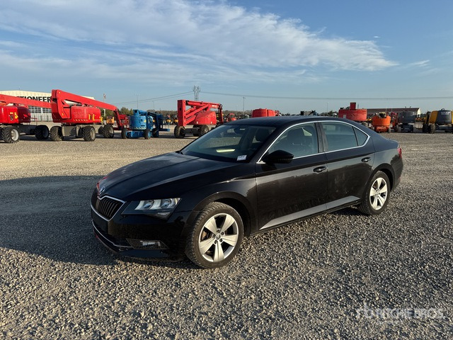 2018 Skoda Superb Autovettura - سيارة: صورة 2 2018 Skoda Superb Autovettura - سيارة: صورة 2