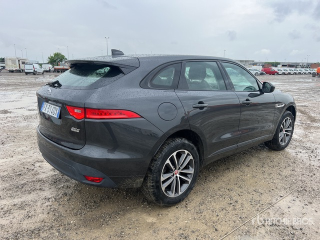 2019 Jaguar F-Pace 2.0D I4 180CV R-SPORT AWD SUV - سيارة دفع رباعي: صورة 3 2019 Jaguar F-Pace 2.0D I4 180CV R-SPORT AWD SUV - سيارة دفع رباعي: صورة 3