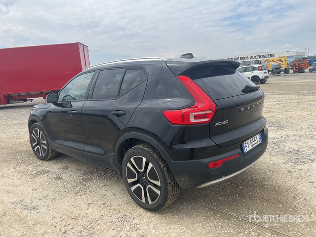 2019 Volvo XC40 D3 AWD GEARTRONIC BUSINESS PLUS SUV - سيارة دفع رباعي: صورة 4 2019 Volvo XC40 D3 AWD GEARTRONIC BUSINESS PLUS SUV - سيارة دفع رباعي: صورة 4