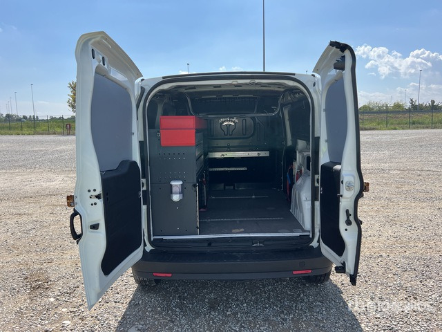 2020 Fiat Doblo CARGO MAXI 1.6 MJET 120CV LOUNGE Van Truck - فان المدمجة: صورة 4 2020 Fiat Doblo CARGO MAXI 1.6 MJET 120CV LOUNGE Van Truck - فان المدمجة: صورة 4
