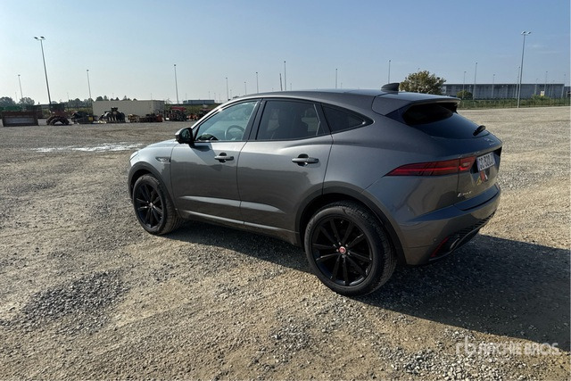 2020 Jaguar E Pace 2.0D I4 CHEQUERED FLAG AUTO 4WD SUV - سيارة دفع رباعي: صورة 2 2020 Jaguar E Pace 2.0D I4 CHEQUERED FLAG AUTO 4WD SUV - سيارة دفع رباعي: صورة 2