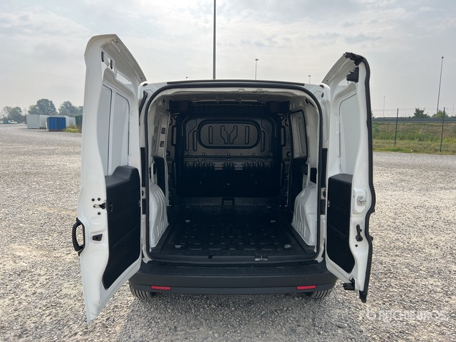 2021 Fiat Doblo CARGO CH1 LOUNGE 1.3 MJET 95CV ... Van Truck - فان المدمجة: صورة 5 2021 Fiat Doblo CARGO CH1 LOUNGE 1.3 MJET 95CV ... Van Truck - فان المدمجة: صورة 5