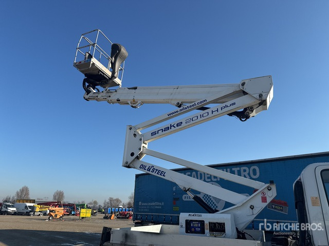 2021 Isuzu 2020 Oil&Steel Snake 2010 H Plu ... Bucket Truck - منصة تلسكوبية محمولة على شاحنة: صورة 4 2021 Isuzu 2020 Oil&Steel Snake 2010 H Plu ... Bucket Truck - منصة تلسكوبية محمولة على شاحنة: صورة 4